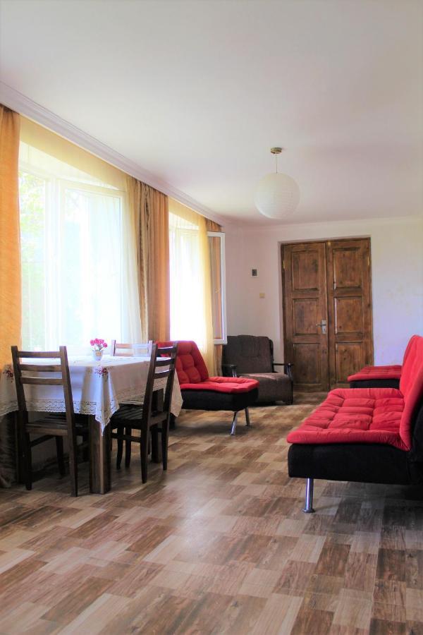 אמברולאורי Guest House Racha מראה חיצוני תמונה