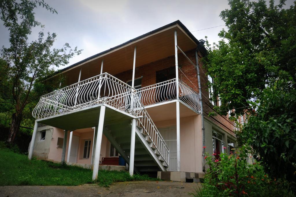 אמברולאורי Guest House Racha מראה חיצוני תמונה